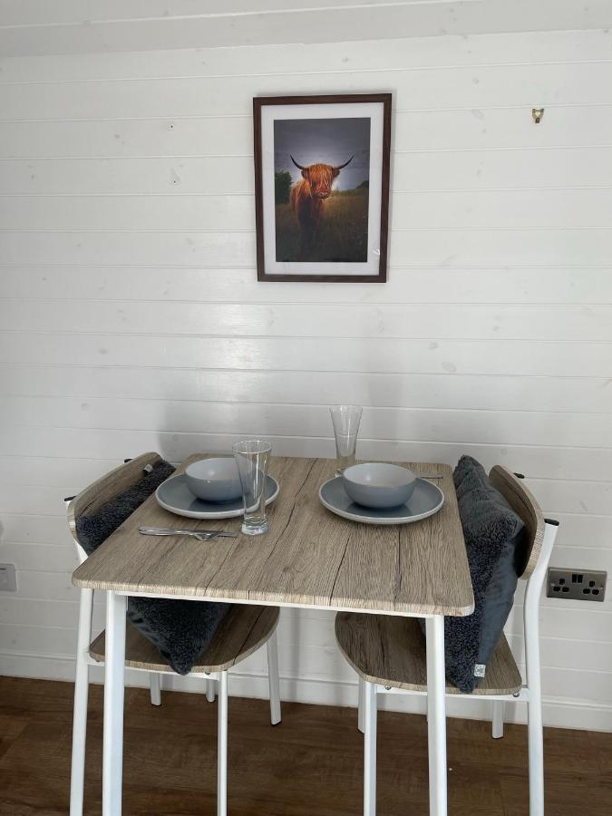 Hideaway Pod Near Loch Ness For A Tranquil Retreat Apartment Lewiston Ngoại thất bức ảnh