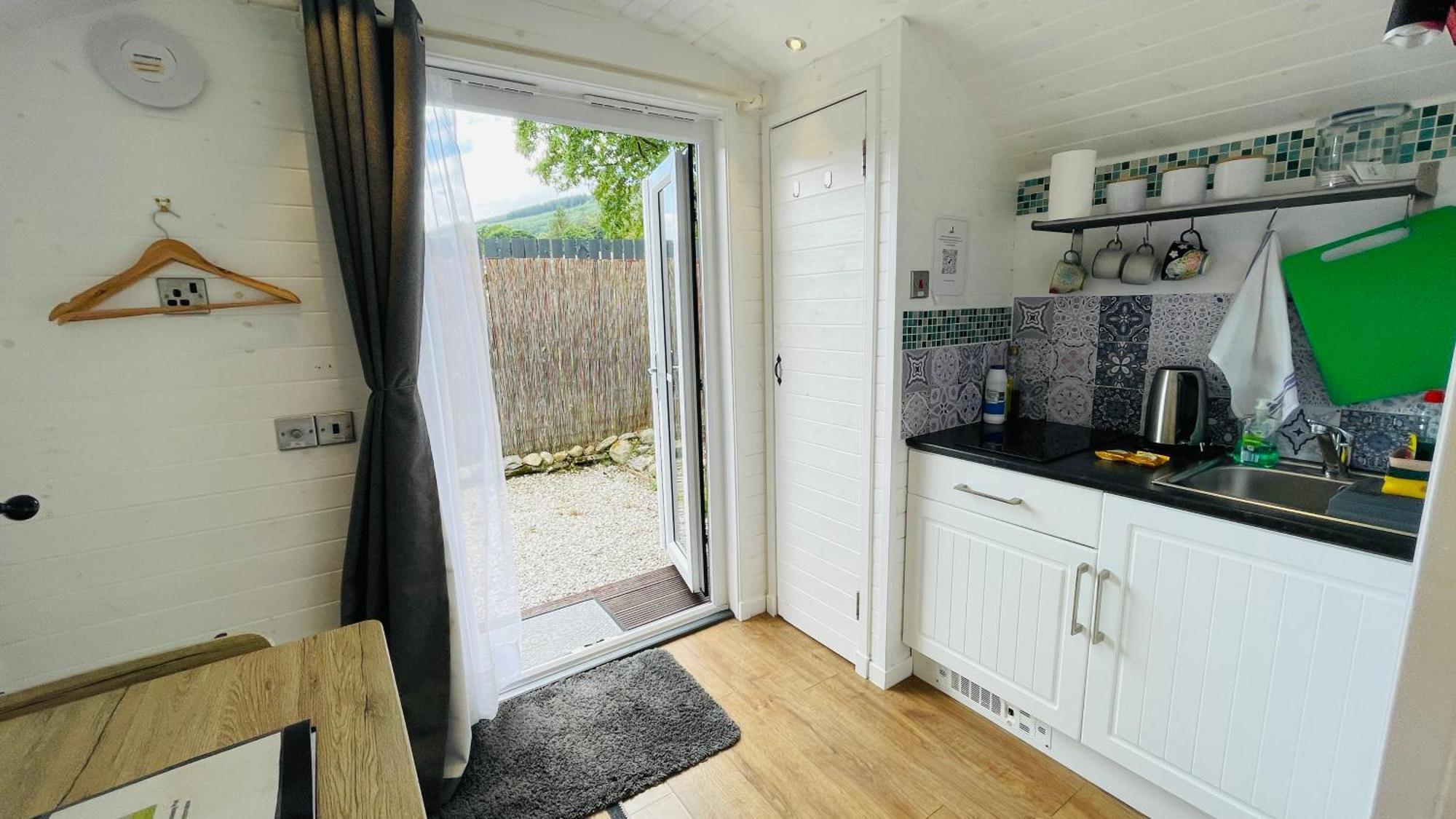 Hideaway Pod Near Loch Ness For A Tranquil Retreat Apartment Lewiston Ngoại thất bức ảnh
