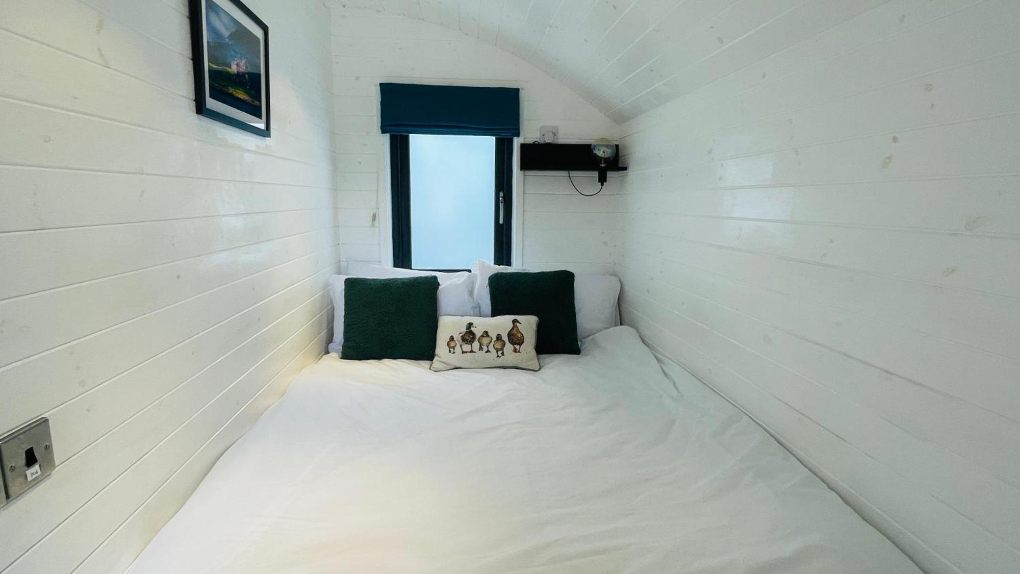 Hideaway Pod Near Loch Ness For A Tranquil Retreat Apartment Lewiston Ngoại thất bức ảnh